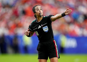 Sejarah Baru Sepak Bola: Wasit Wanita Meksiko Pertama Mengukir Prestasi di Piala Dunia 2026