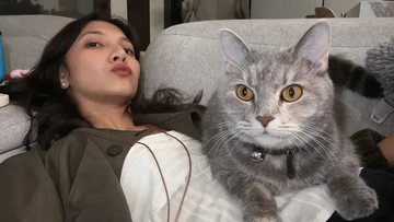 Sheila Dara Tunjukkan Sisi Kehangatan Lewat Momen Bersama Hewan Kesayangan