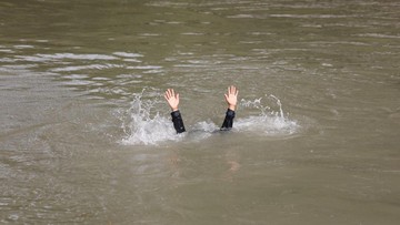 Siswi MTs Garut Tewas Tenggelam di Kolam Desa, Momen Renang Bersama Berakhir Tragis