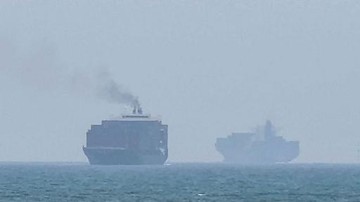 Ledakan Misterius Guncang Selat Hormuz, Kapal Tanker Lumpuh Total