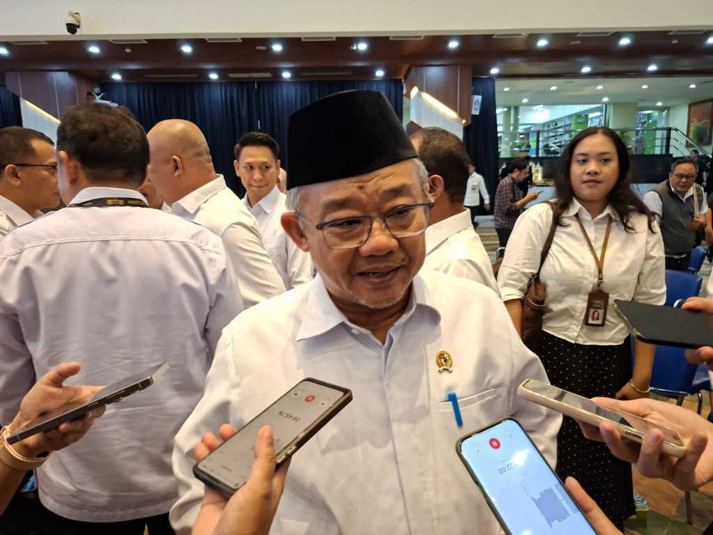 Menilik Perbedaan Mendasar: Sekolah Nasional Terintegrasi vs. Sekolah Negeri Biasa